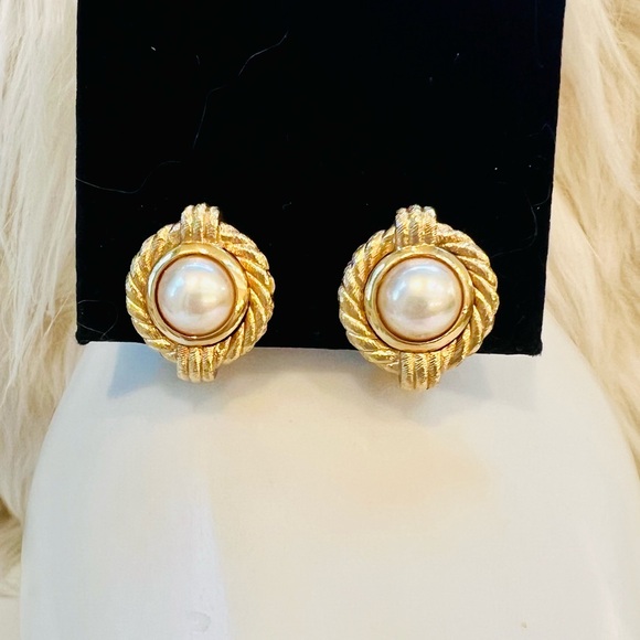 Dior Jewelry - Vintage Dior Gold-Tone Rope Button Clip Earrings with Pearl Center